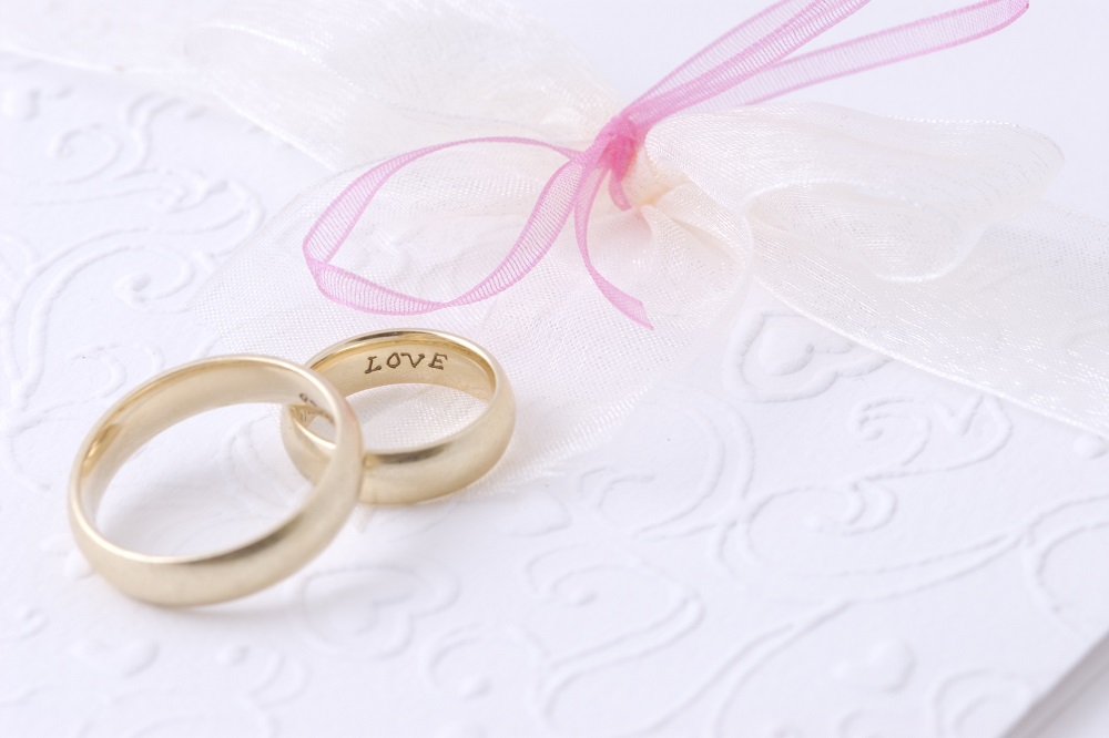 napis grawer na obrączce